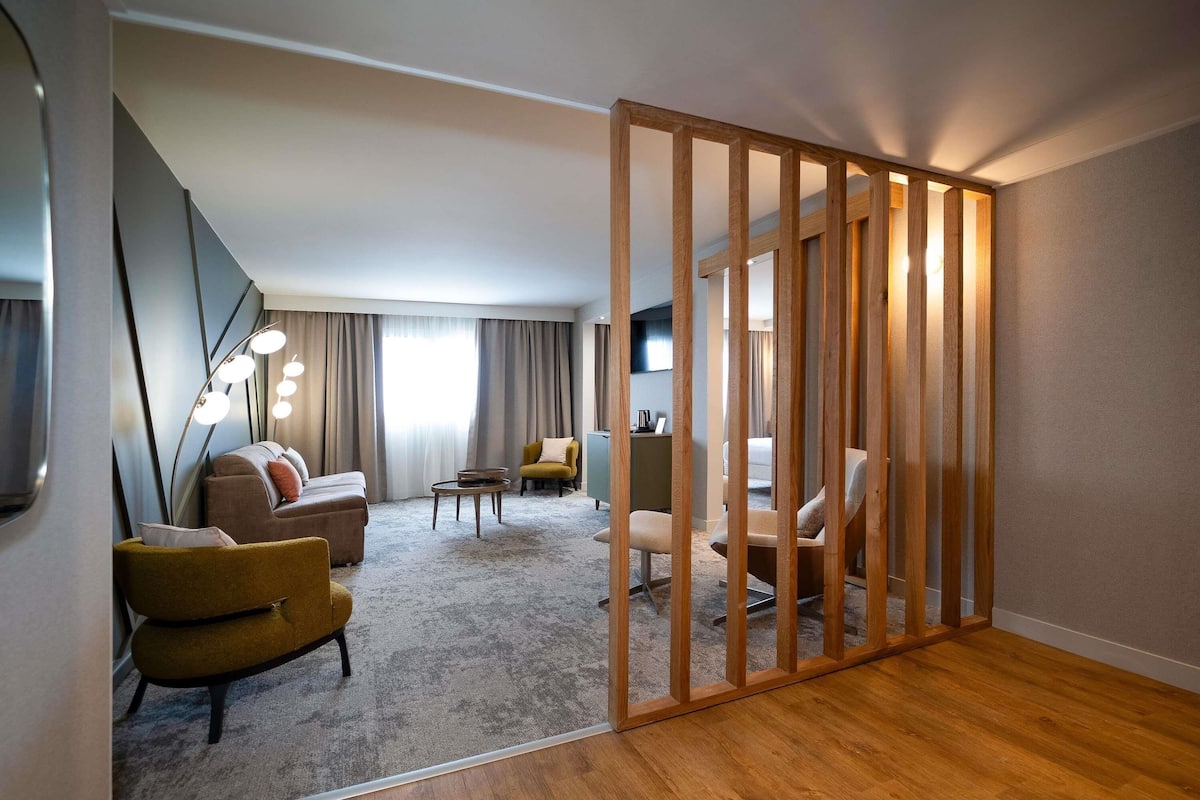 Suite superior, 1 cama King size | Ropa de cama de alta calidad y minibar