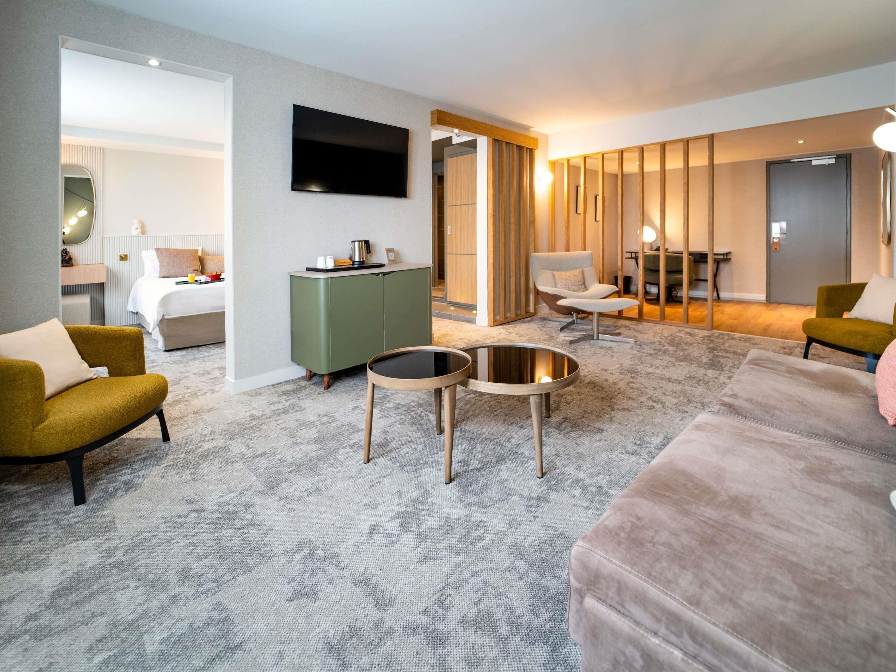 Suite Supérieure, 1 très grand lit | Literie de qualité supérieure, minibar, coffres-forts dans les chambres