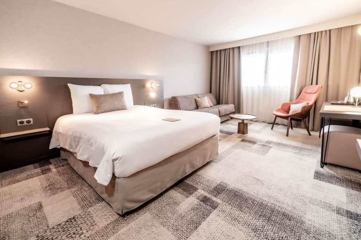 Privilege, Quarto, 1 cama de casal, vista para o jardim | Roupas de cama premium, frigobar, cofres nos quartos, escrivaninha