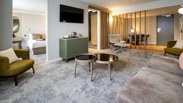 Superior Suite, 1 King Bed | Premium bedding, minibar, in-room safe, desk