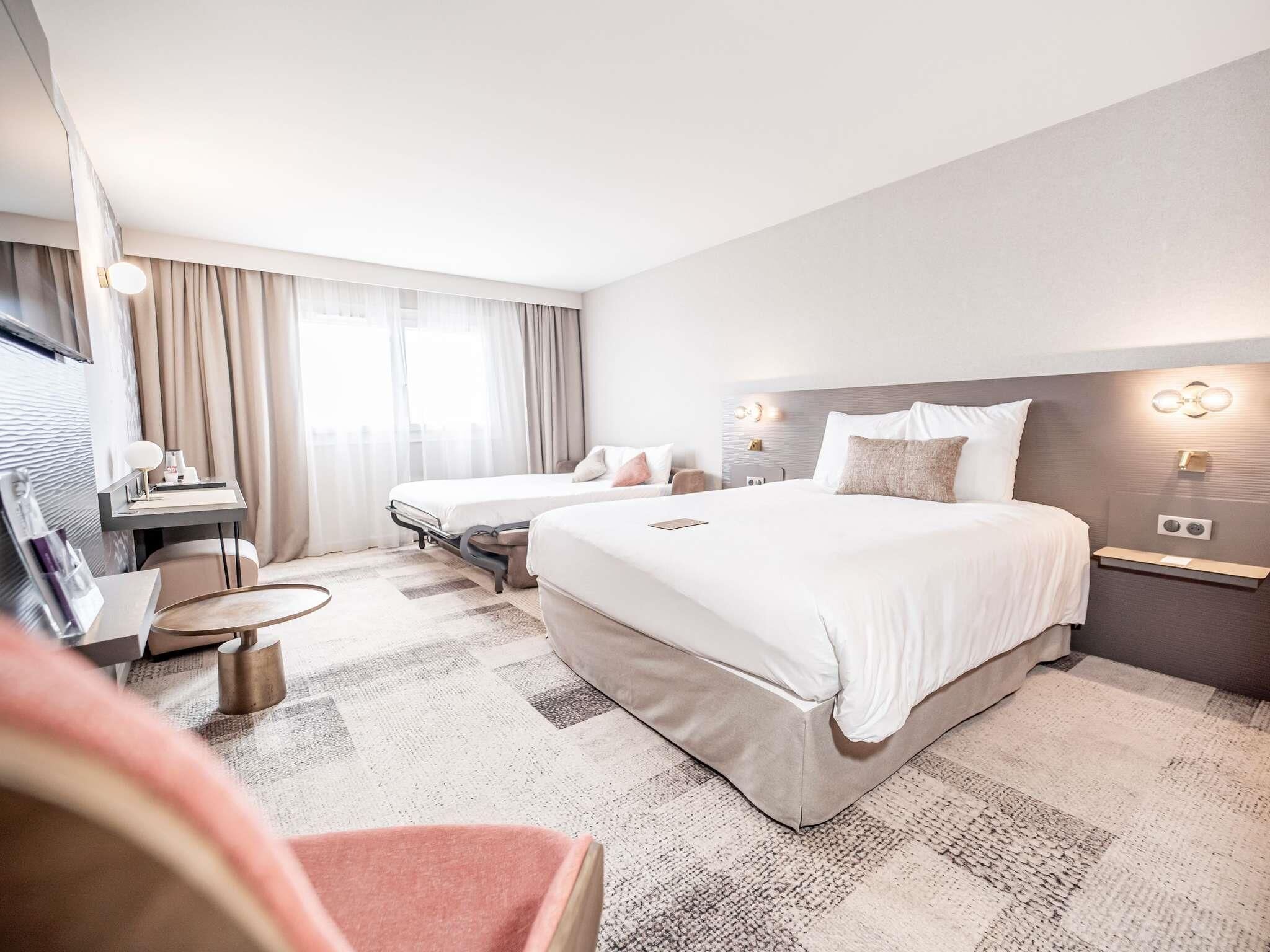 Premium bedding, minibar, in-room safe, desk