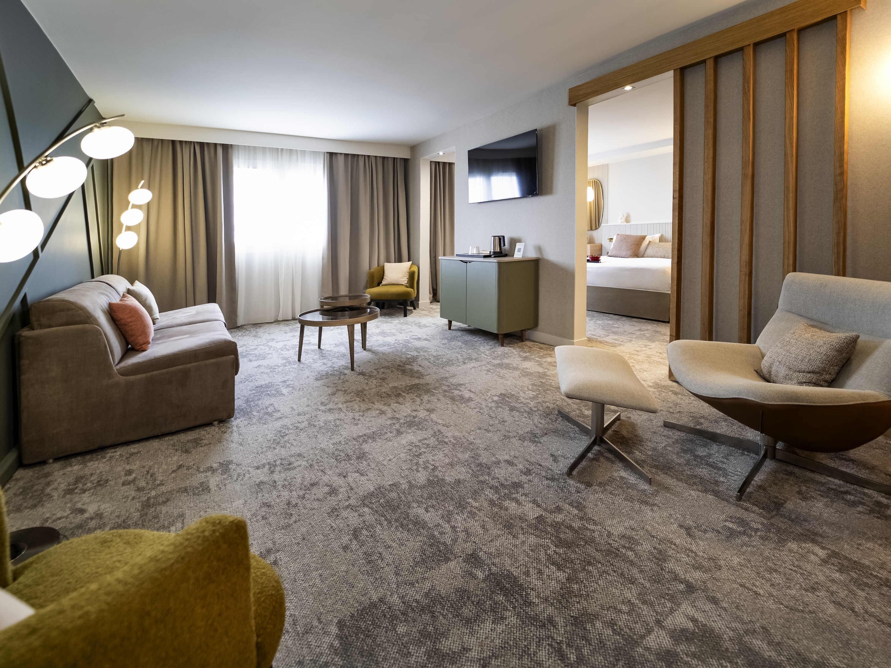 Superior Suite, 1 King Bed | Premium bedding, minibar, in-room safe, desk