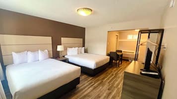 Deluxe-Zimmer, 2 Queen-Betten, Kochnische | Hochwertige Bettwaren, Select-Comfort-Betten, Schreibtisch