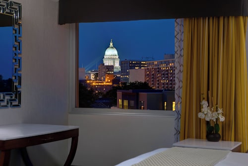 DoubleTree by Hilton Madison Downtown