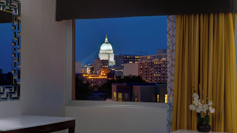 DoubleTree by Hilton Madison Downtown