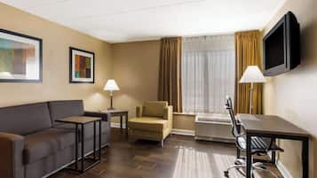 Phòng Suite, 1 giường cỡ king và sofa giường, không hút thuốc | Bộ đồ giường cao cấp, trang bị nội thất với thiết kế riêng biệt