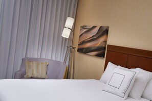 Premium bedding, desk, blackout drapes, iron/ironing board - Courtyard by Marriott Lexington North (Lexington)