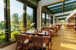 Breakfast, lunch, dinner served; garden views