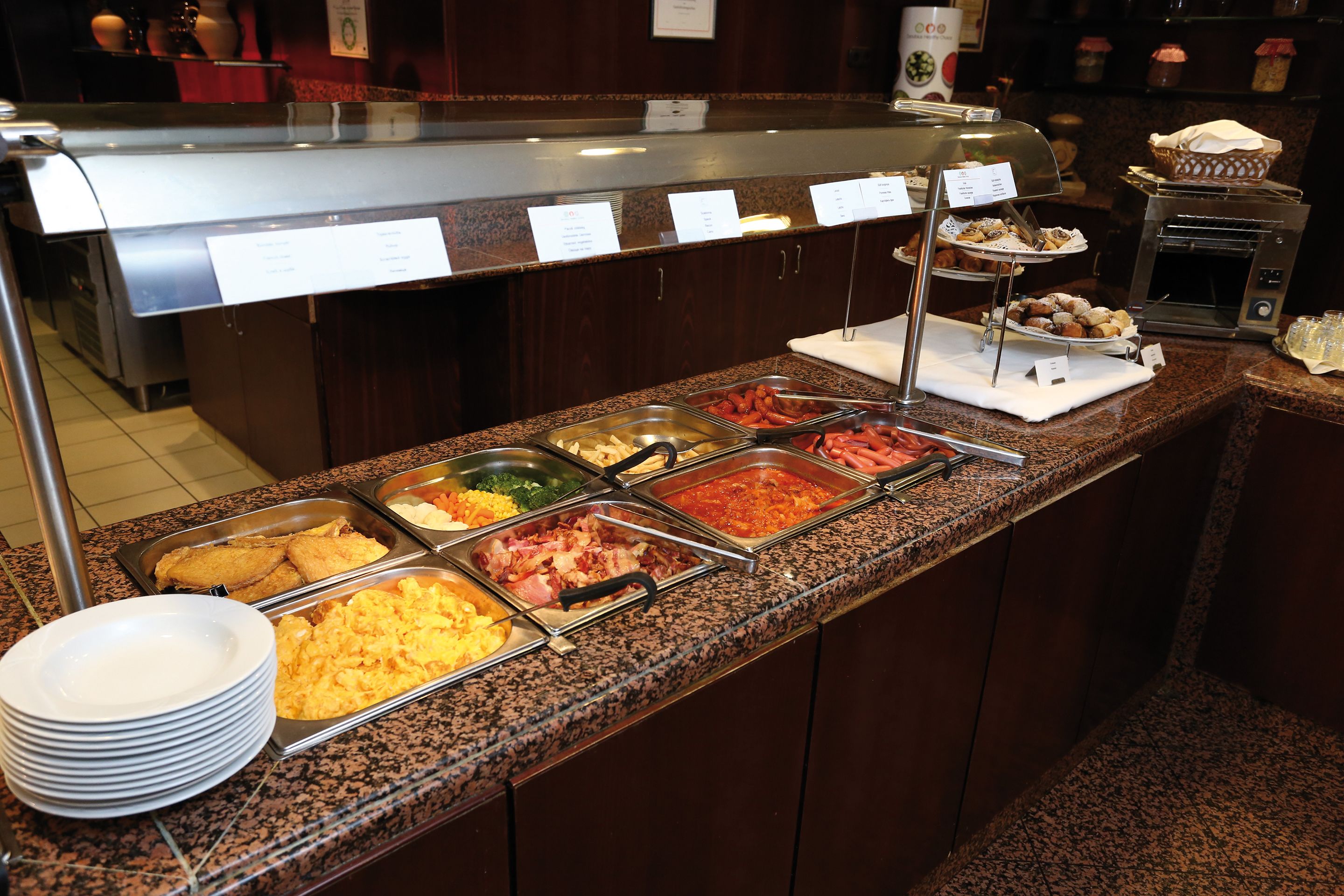 Free daily buffet breakfast