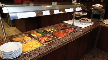 Esmorzar diari d'estil bufet gratuït