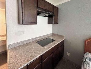 大型雪櫃/冰箱、微波爐、爐具、多士爐