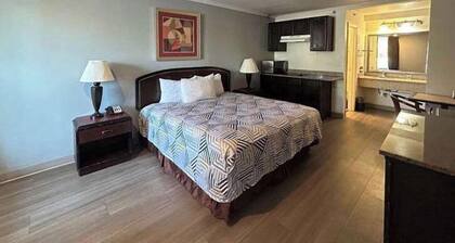 Studio 6 Fort Worth, TX – Downtown East