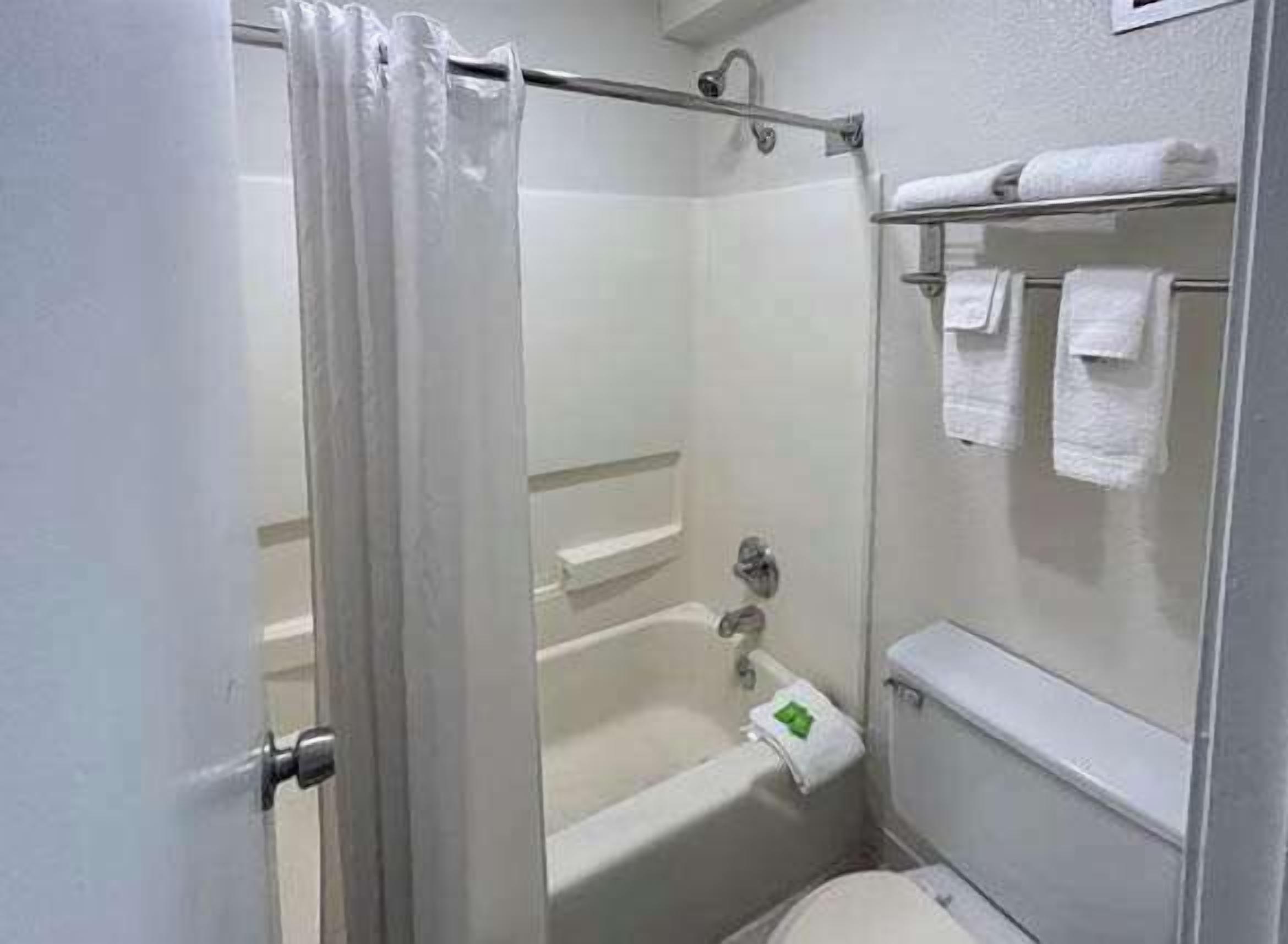 Ensemble douche/baignoire, baignoire relaxante profonde