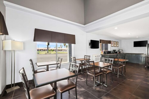 Blythe Hotel