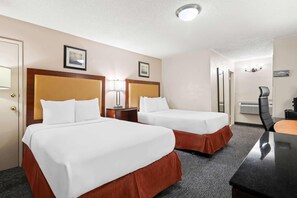 Iron/ironing board, free cots/infant beds, free WiFi, bed sheets - Blythe Hotel (Blythe)