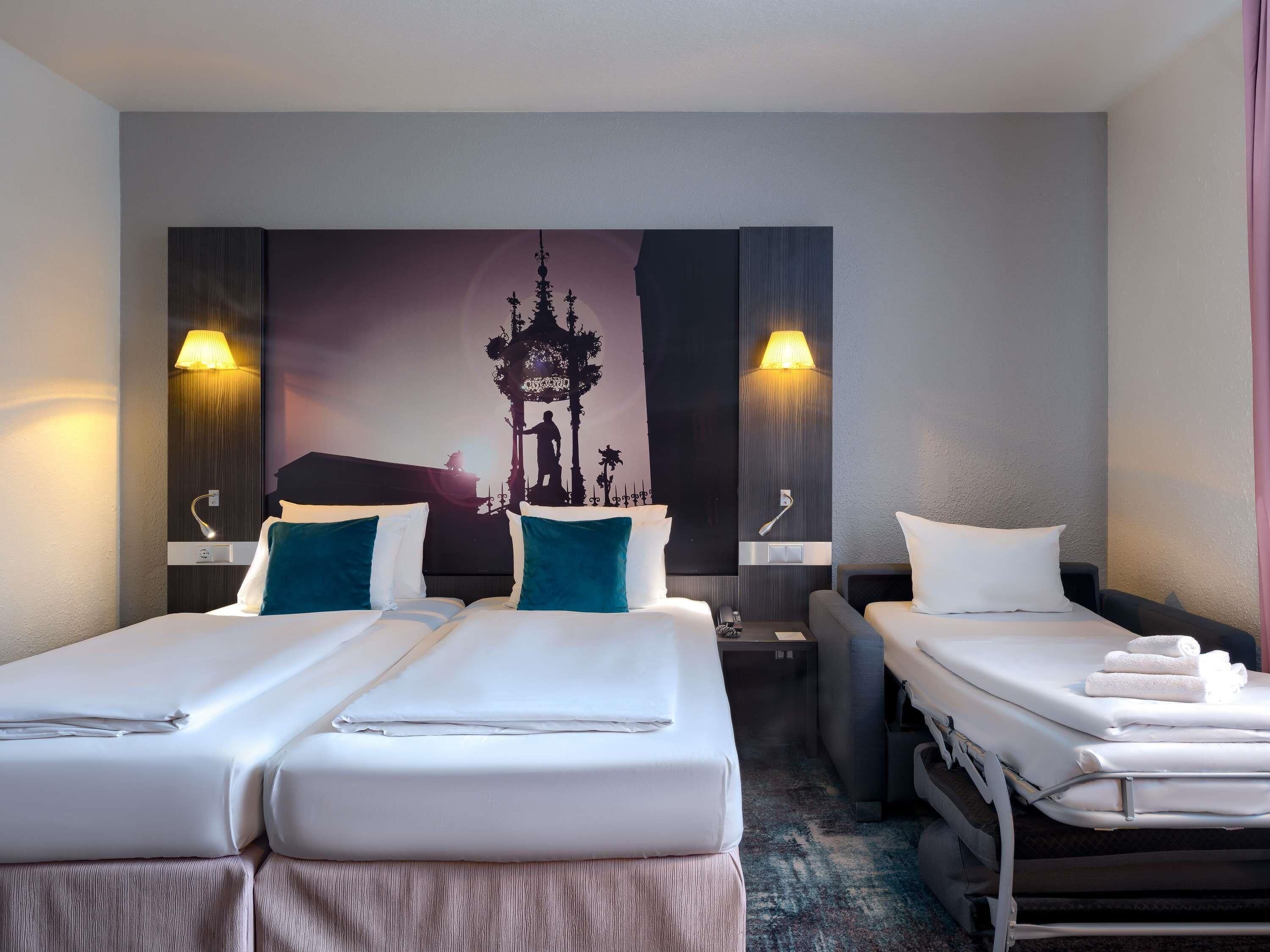 Privilege, Room, Multiple Beds
