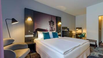 Privilege - Rum - 1 dubbelsäng | Sängtillbehör av högsta kvalitet och värdeförvaringsskåp på rummet