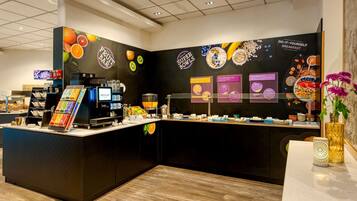 Frukostbuffé varje dag (EUR 25 per person)