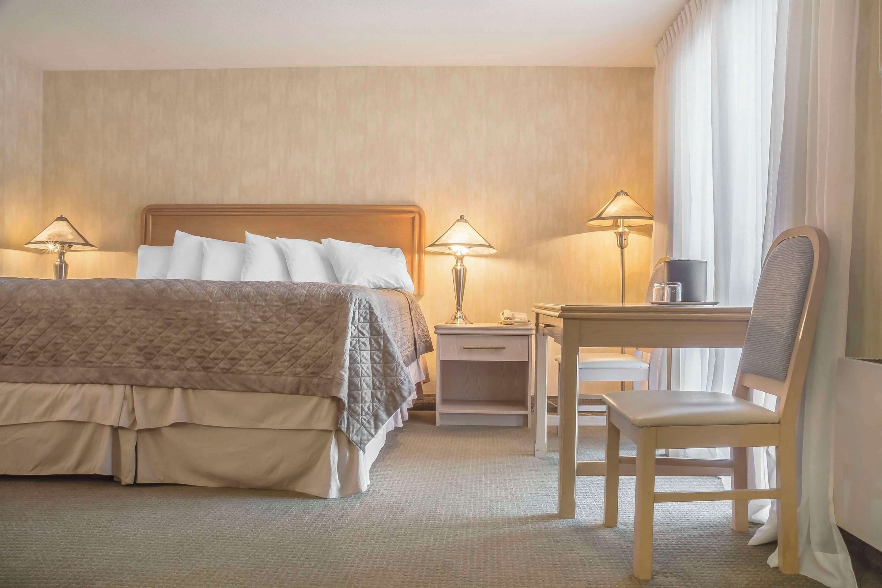 Photo - Rodeway Inn Fallsview