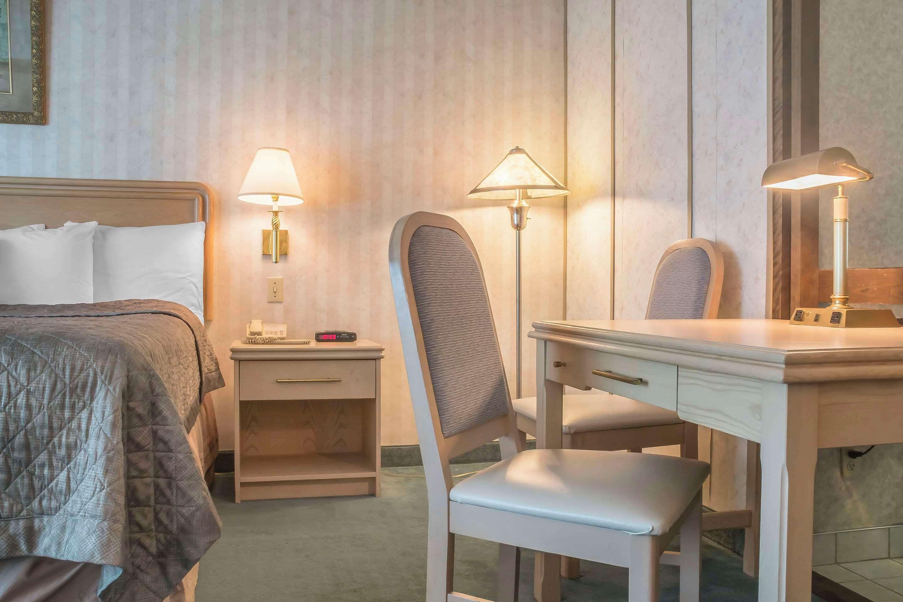 Photo - Rodeway Inn Fallsview