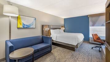 客房內保險箱、書桌、隔音、熨斗/熨衣板