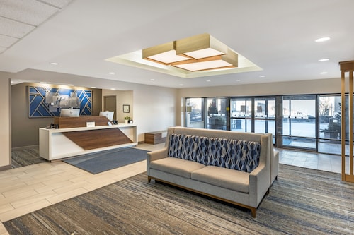 Holiday Inn Express Crestwood by IHG