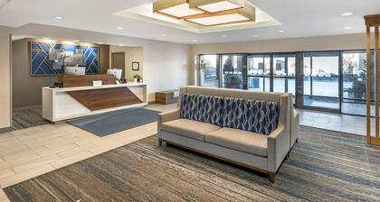 Holiday Inn Express Crestwood by IHG