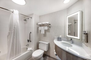 Hair dryer, towels - Holiday Inn Express Crestwood by IHG (Crestwood)