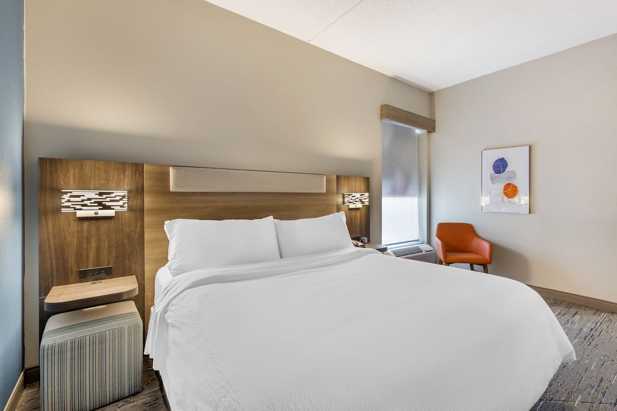 1 bedroom, in-room safe, desk, soundproofing