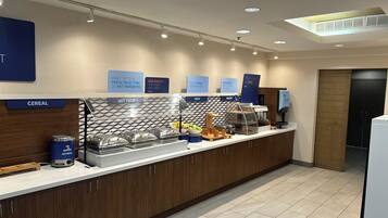 Colazione a buffet inclusa