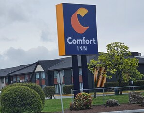 Front of property - Comfort Inn (Chilliwack)