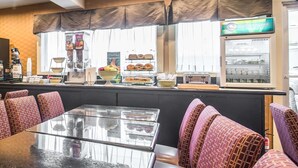Breakfast area - Quality Inn Rutland - Killington (Rutland)