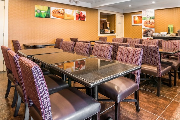 Breakfast area - Quality Inn Rutland - Killington (Rutland)