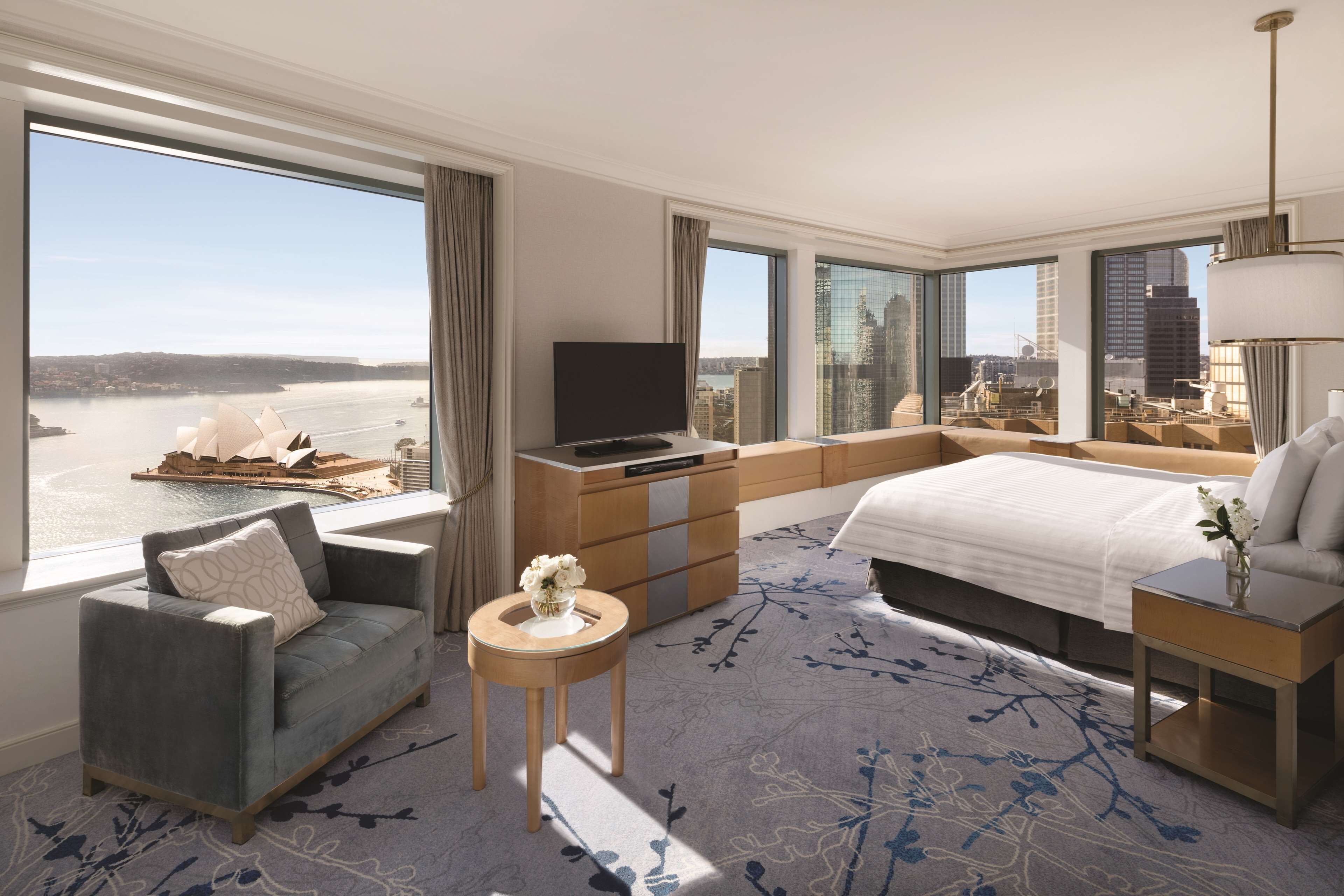 horizon premier sydney harbour 1 king, lounge access, high floor | premium bedding, in-room safe, desk, blackout curtains