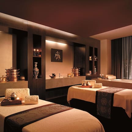 Couples treatment rooms, sauna, body treatments, aromatherapy