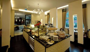 Tägliches inbegriffenes Frühstücksbuffet