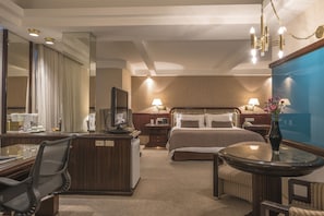 Premier Studio Suite, 2 Double Beds | Minibar, in-room safe, blackout curtains, soundproofing