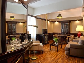 Executive Studio Suite, 1 King Bed