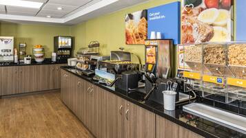 Petit déjeuner buffet compris tous les jours