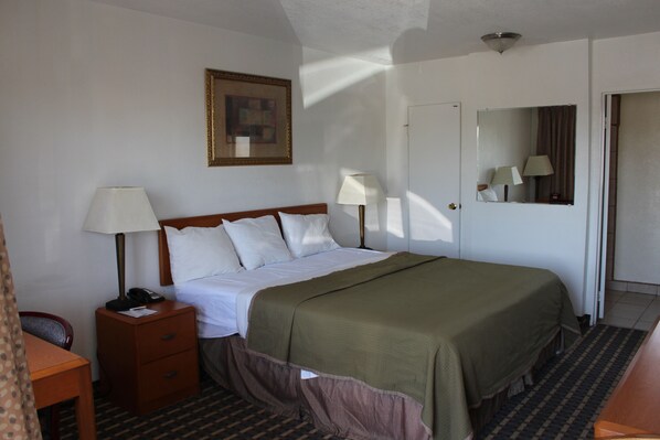 Desk, cribs/infant beds, rollaway beds, free WiFi - Yuma 4th Avenue Travelodge (Yuma)