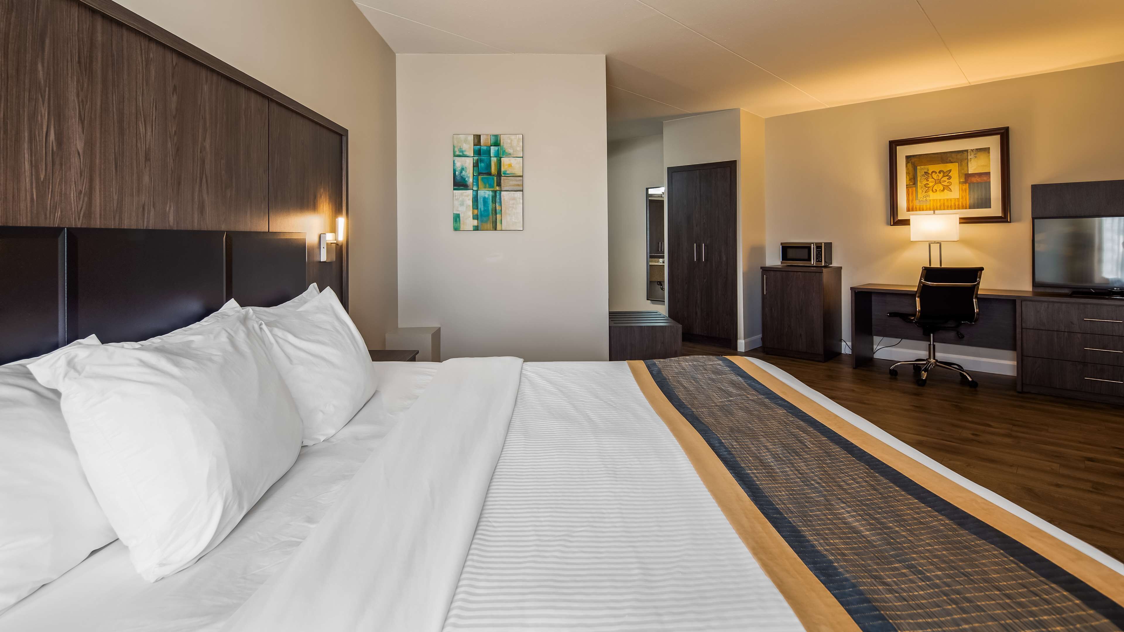Select Comfort 床墊、遮光布/窗簾、熨斗/熨衣板、搖籃/嬰兒床