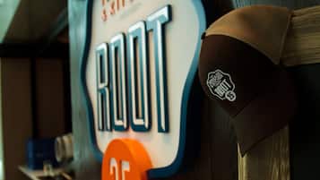 A sign with the word "ROOT" and a number "25".