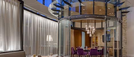 Breakfast, lunch and dinner served