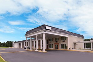 Exterior - Americas Best Value Inn Richmond South (Richmond)