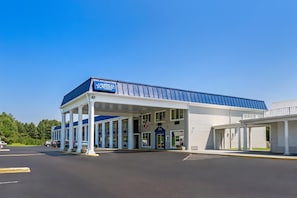 Exterior - Americas Best Value Inn Richmond South (Richmond)