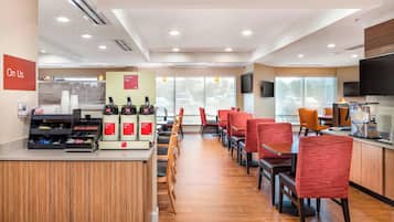 Café da manhã continental grátis todos os dias