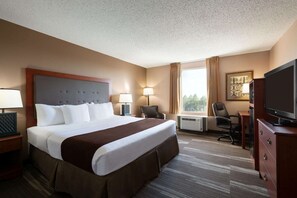 10 bedrooms, premium bedding, desk, laptop workspace
