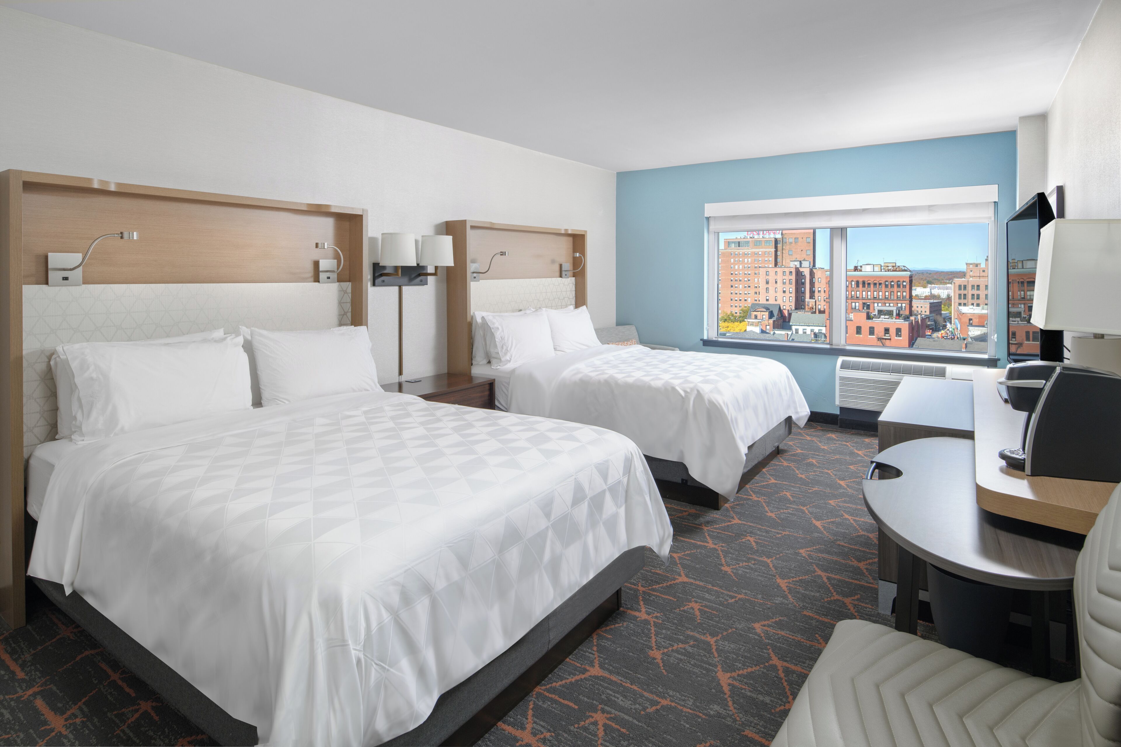 Standard Room | Hypo-allergenic bedding, in-room safe, desk, blackout drapes