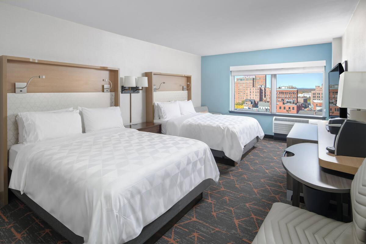 Hypo-allergenic bedding available, in-room safe, desk, blackout drapes