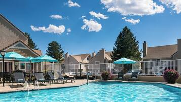 Outdoor pool, pool umbrellas